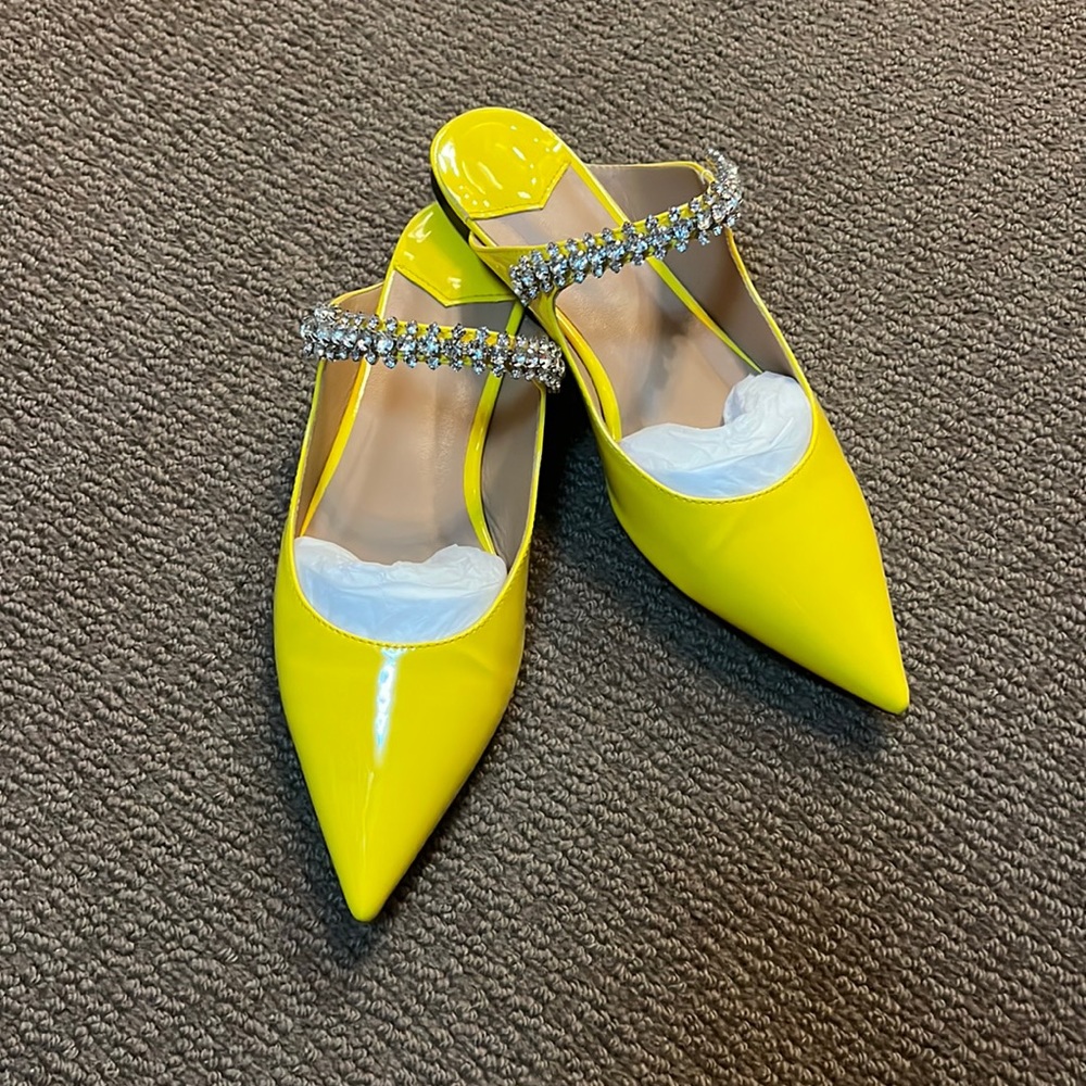 Yellow pointed toe flats